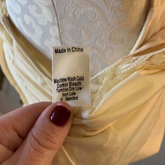 Blu Pepper NWT Pale Yellow Lace Slip Dress Tie Waist Keyhole Large - Picture 12 of 12